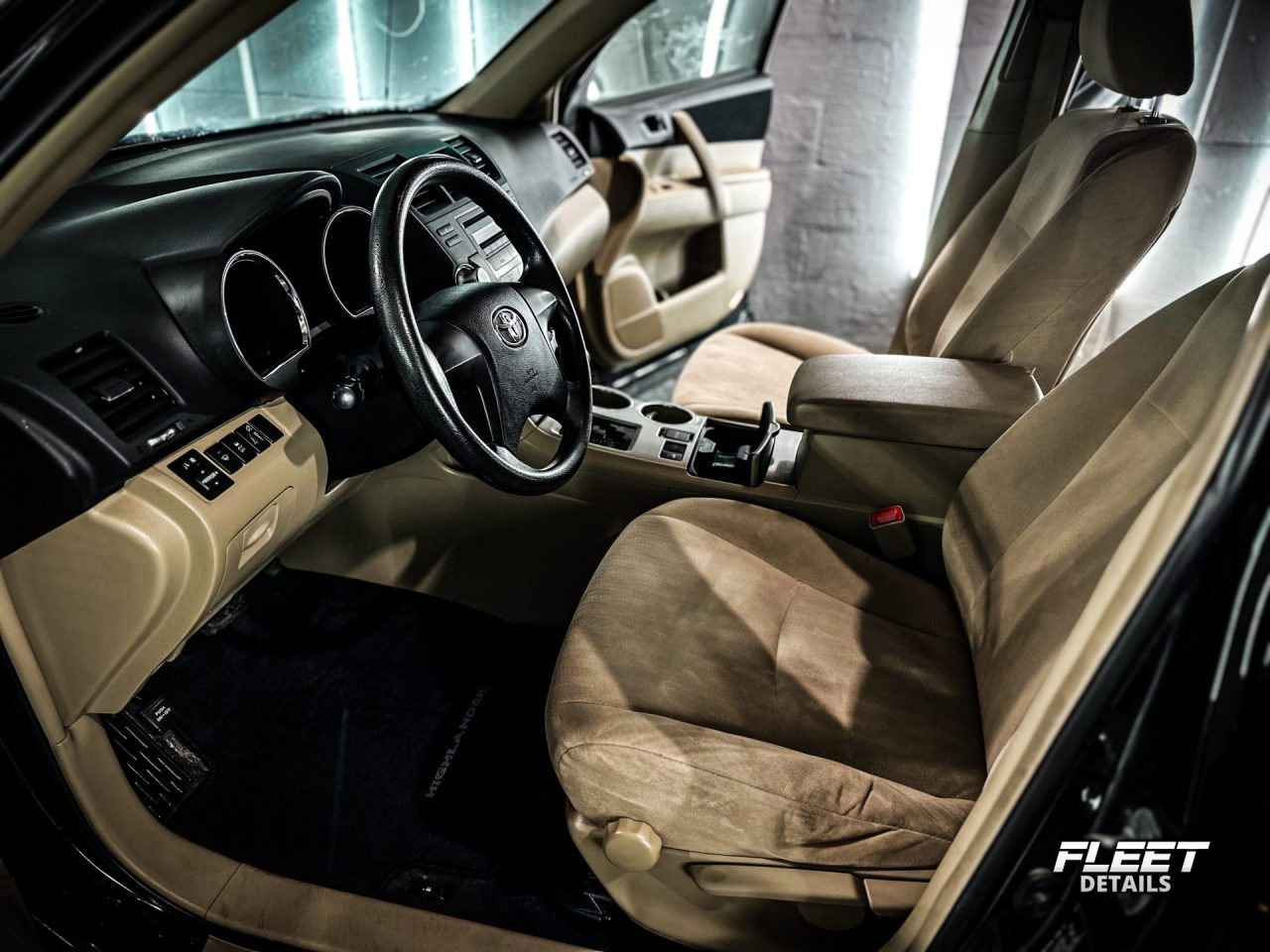 Trusted Black Toyota Highlander from Fleet Details