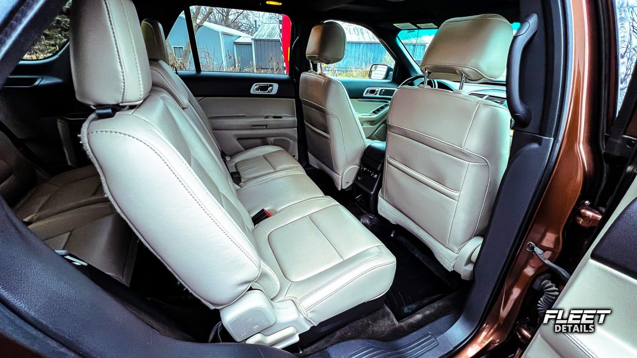 Expert Orange Ford Explorer from Fleet Details