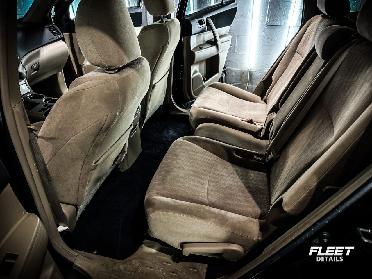 Superior Black Toyota Highlander touch from Fleet Details